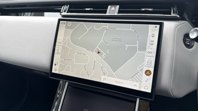 Land Rover Range Rover Velar 3.0 D300 MHEV Belgravia Edition 5dr Auto Diesel Estate - Image 11